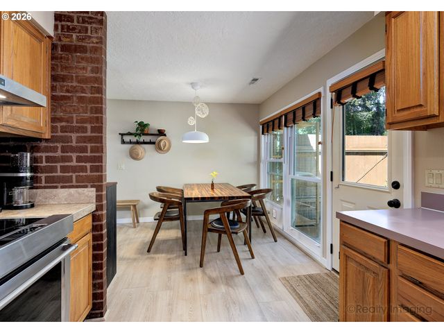 1112 Ne 113TH Ave, Portland, OR 97220