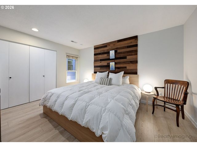 1112 Ne 113TH Ave, Portland, OR 97220