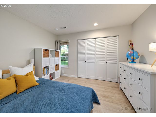 1112 Ne 113TH Ave, Portland, OR 97220