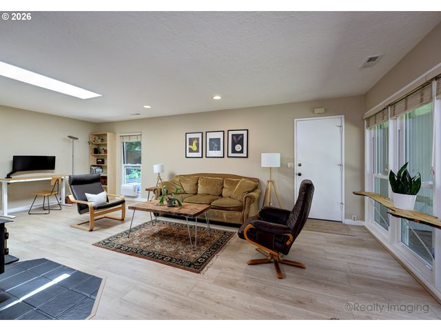 1112 Ne 113TH Ave, Portland, OR 97220