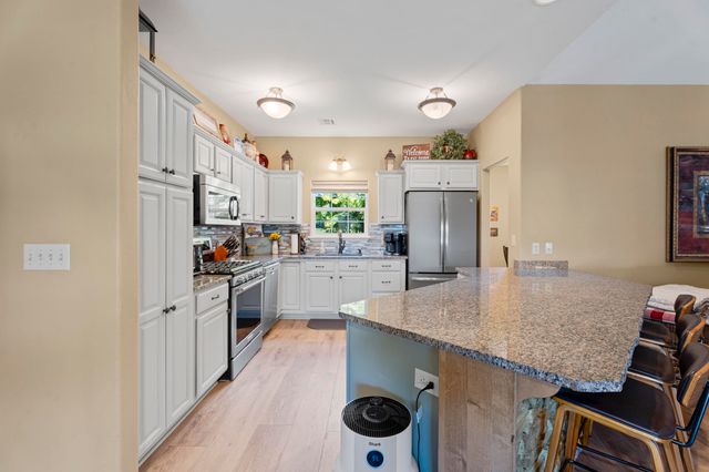 4975 Lake Breeze Road, Grove, OK 74344
