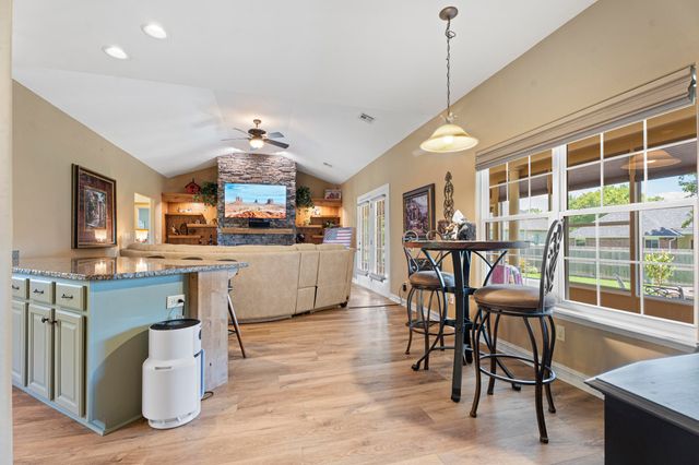 4975 Lake Breeze Road, Grove, OK 74344