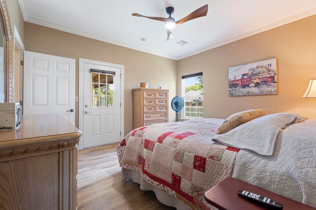 4975 Lake Breeze Road, Grove, OK 74344