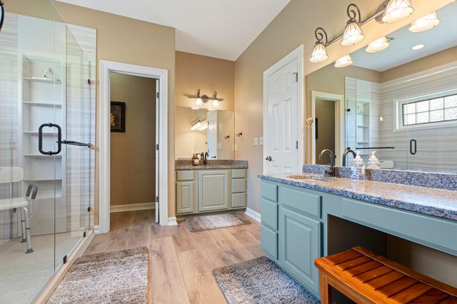 4975 Lake Breeze Road, Grove, OK 74344