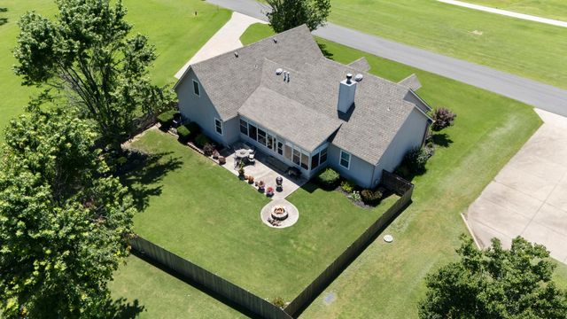 4975 Lake Breeze Road, Grove, OK 74344