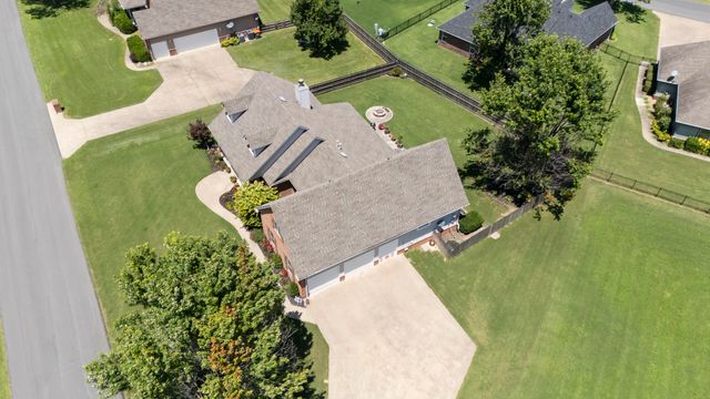 4975 Lake Breeze Road, Grove, OK 74344