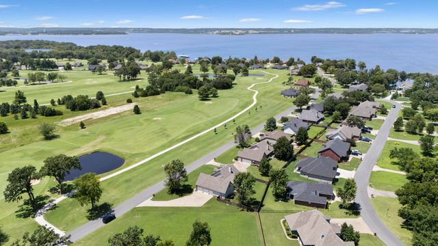 4975 Lake Breeze Road, Grove, OK 74344