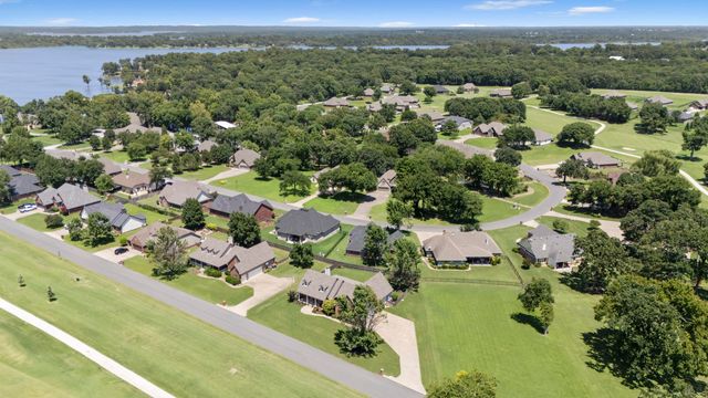 4975 Lake Breeze Road, Grove, OK 74344