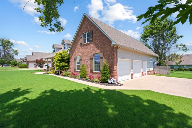 4975 Lake Breeze Road, Grove, OK 74344