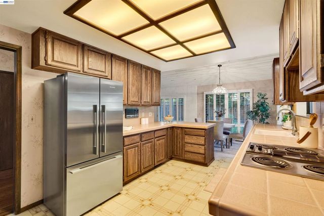 2280 Blackhawk Rd, Danville, CA 94506