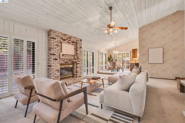 2280 Blackhawk Rd, Danville, CA 94506
