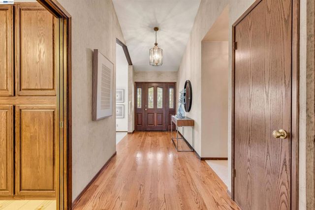 2280 Blackhawk Rd, Danville, CA 94506