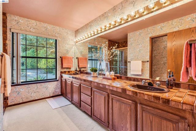 2280 Blackhawk Rd, Danville, CA 94506