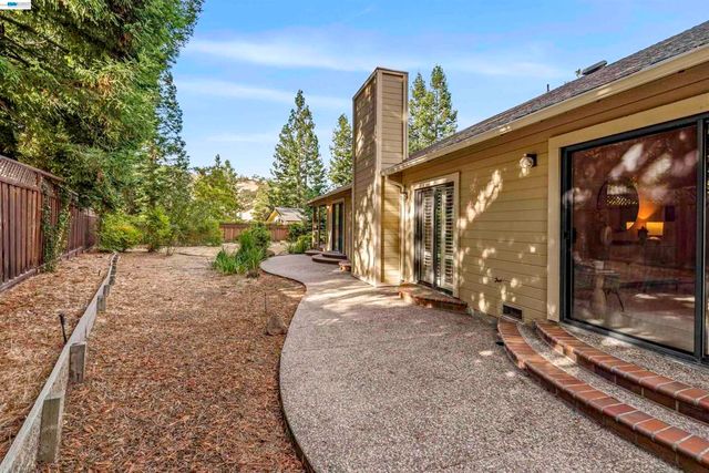 2280 Blackhawk Rd, Danville, CA 94506