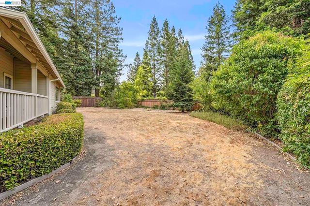 2280 Blackhawk Rd, Danville, CA 94506