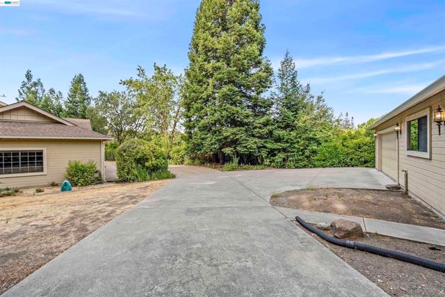 2280 Blackhawk Rd, Danville, CA 94506
