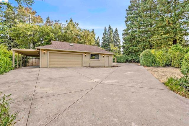 2280 Blackhawk Rd, Danville, CA 94506