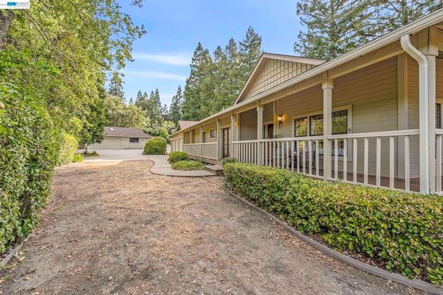 2280 Blackhawk Rd, Danville, CA 94506