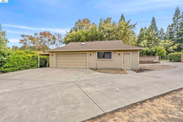 2280 Blackhawk Rd, Danville, CA 94506