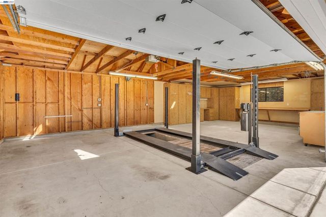 2280 Blackhawk Rd, Danville, CA 94506