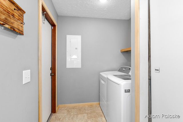 171 W Sidney Road, Sidney Twp, MI 48885