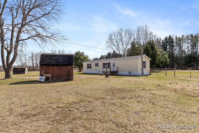 171 W Sidney Road, Sidney Twp, MI 48885