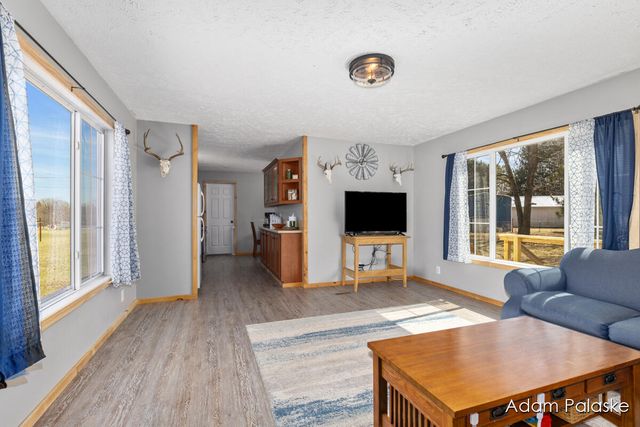 171 W Sidney Road, Sidney Twp, MI 48885