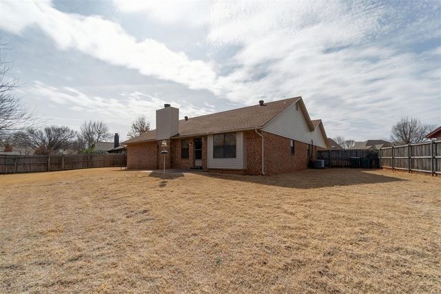 616 S Country Side Trail, Edmond, OK 73012