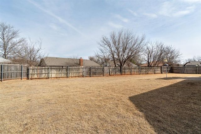 616 S Country Side Trail, Edmond, OK 73012