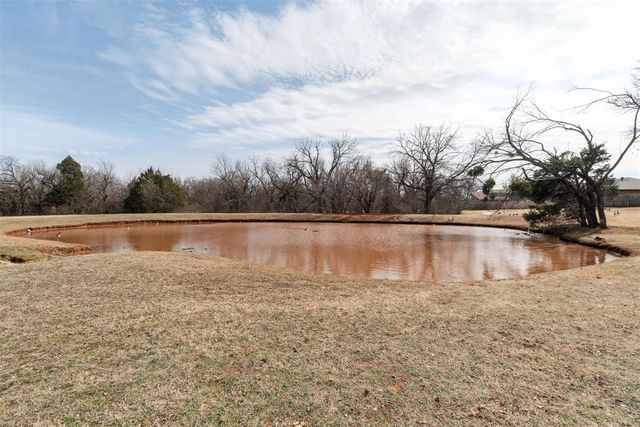 616 S Country Side Trail, Edmond, OK 73012