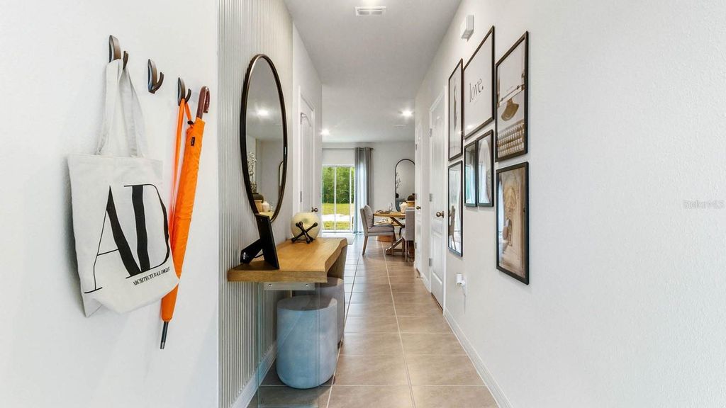 Image 6 of property listing at 939 SPOTTED EGRET LOOP, Ruskin, FL 33570