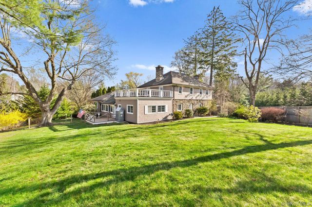 7 Rolling Hills Road, Thornwood, NY 10594