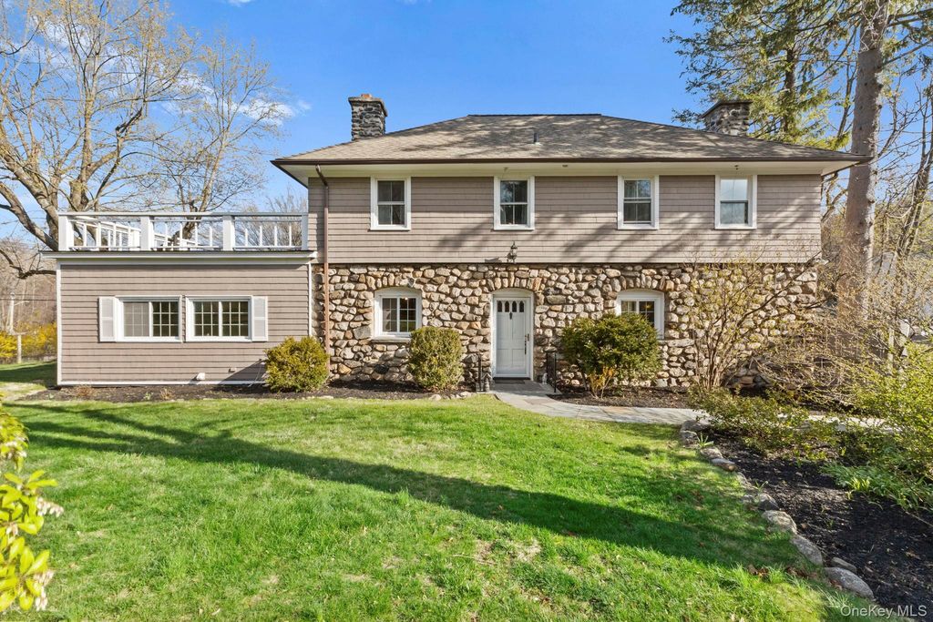 7 Rolling Hills Road, Thornwood, NY 10594