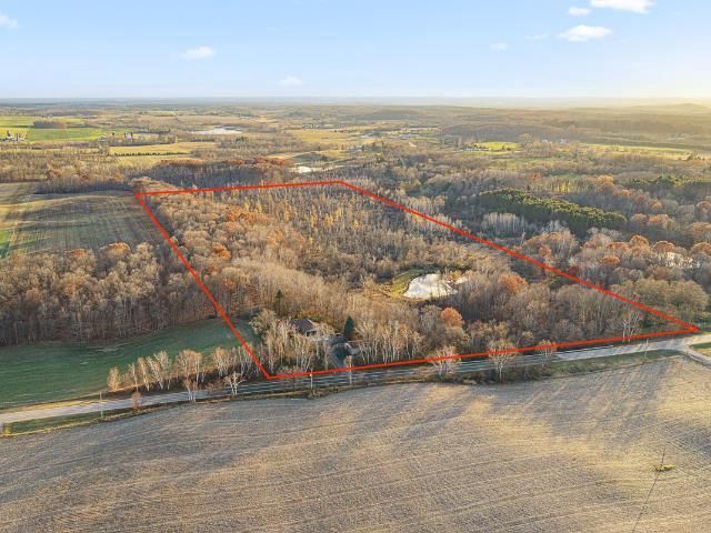 W9109 BRAZELTON DRIVE, Kewaskum, WI 53040