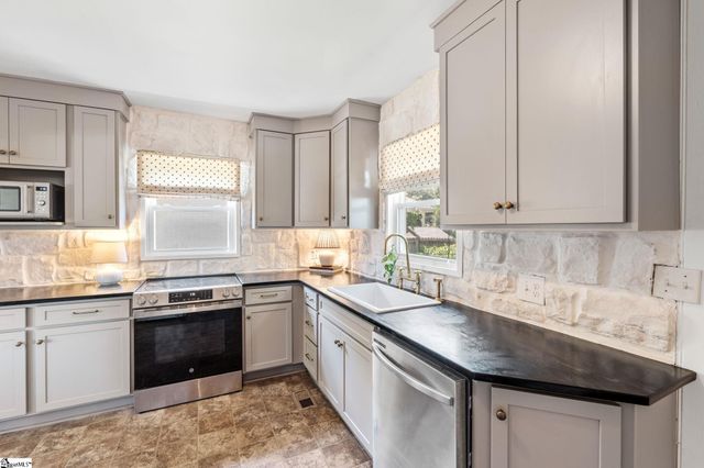 208 Willow Springs Drive, Greenville, SC 29607