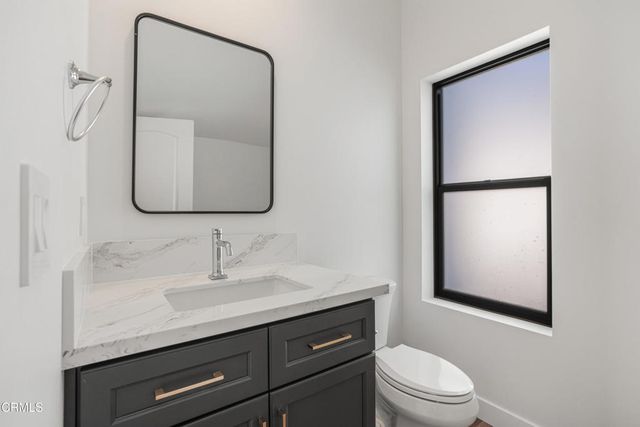 136 N Oakview Drive 101, Thousand Oaks, CA 91362