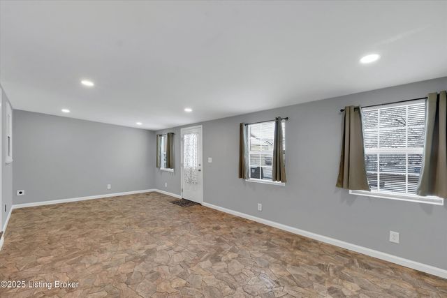 1682 Trigg St, Louisville, KY 40213