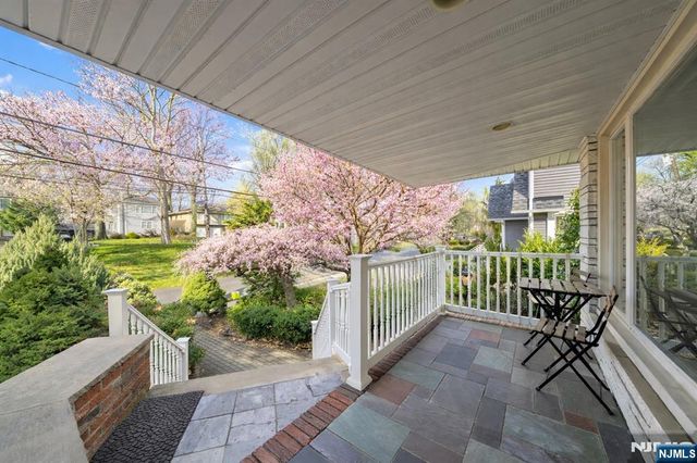 1128 Abbott Boulevard, Fort Lee, NJ 07024