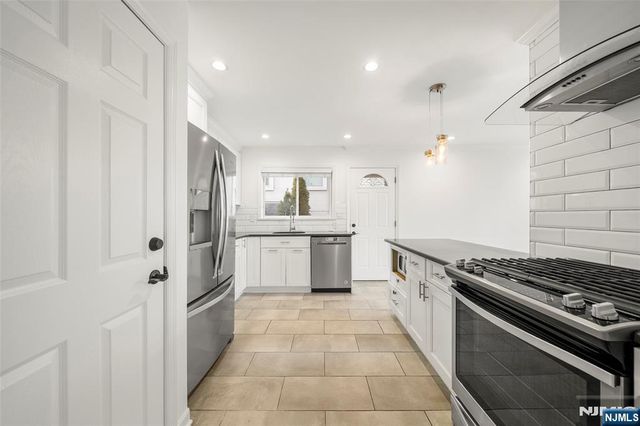 1128 Abbott Boulevard, Fort Lee, NJ 07024