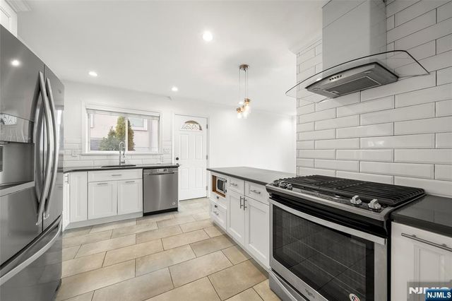 1128 Abbott Boulevard, Fort Lee, NJ 07024