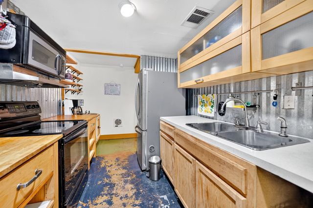 415 S Dallas Avenue, Lancaster, TX 75146
