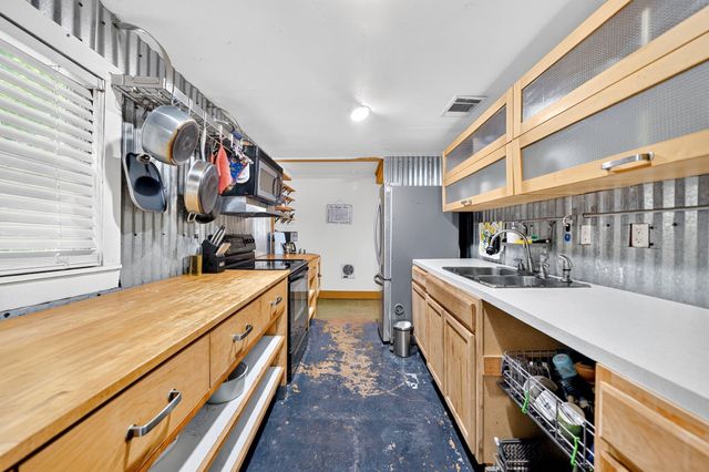 415 S Dallas Avenue, Lancaster, TX 75146