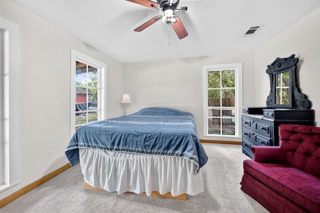 415 S Dallas Avenue, Lancaster, TX 75146