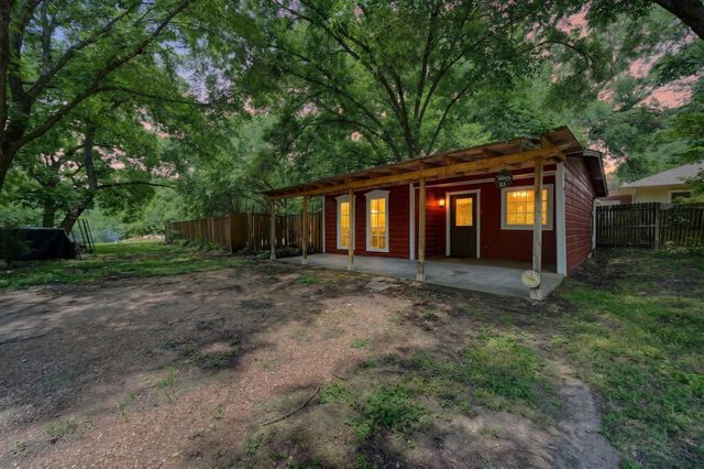 415 S Dallas Avenue, Lancaster, TX 75146