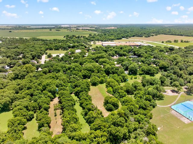 415 S Dallas Avenue, Lancaster, TX 75146
