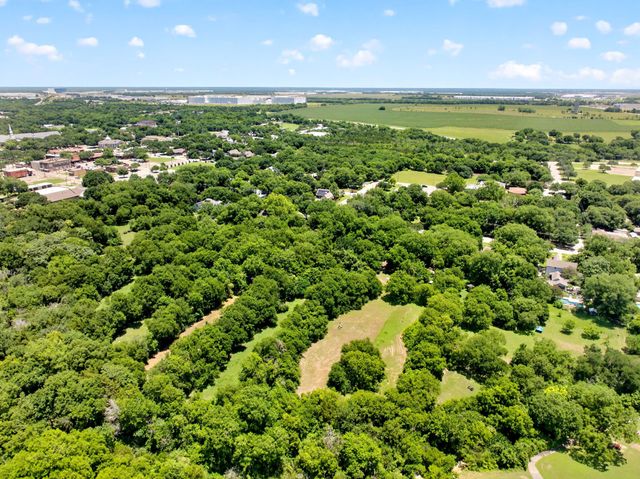 415 S Dallas Avenue, Lancaster, TX 75146