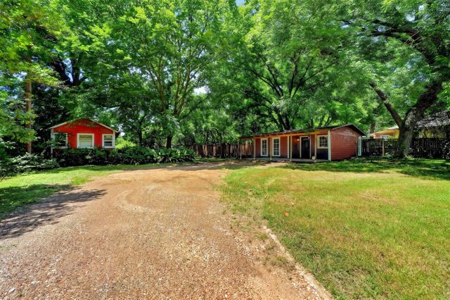 415 S Dallas Avenue, Lancaster, TX 75146
