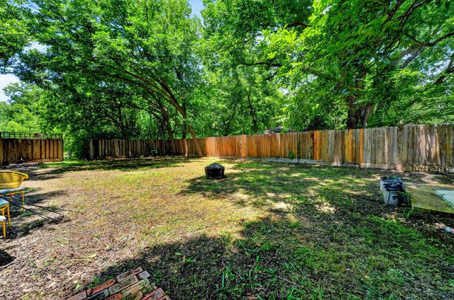 415 S Dallas Avenue, Lancaster, TX 75146
