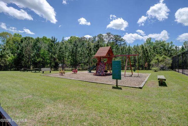 8259 Porters Crossing Way, Wilmington, NC 28411