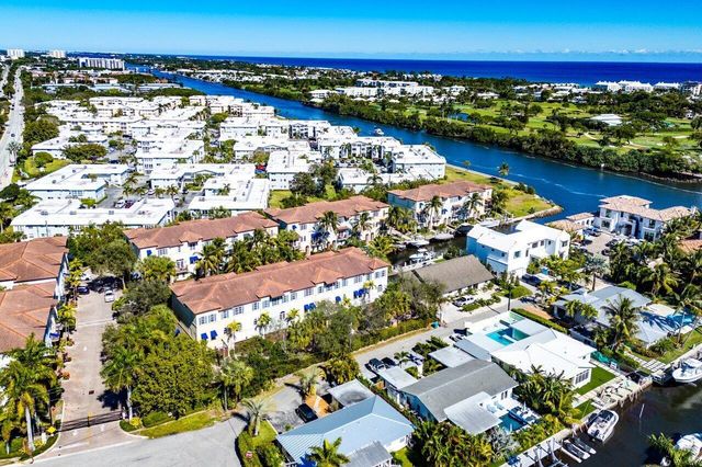 813 Estancia Way, Boynton Beach, FL 33435